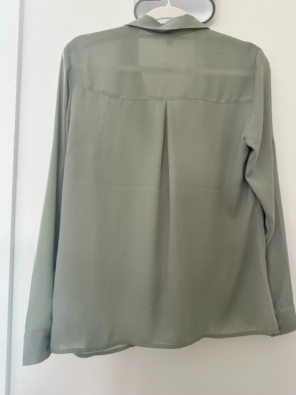 Express Light Olive Button Down Blouse | Workwear | Size M | Minimalist - Picture 5 of 5